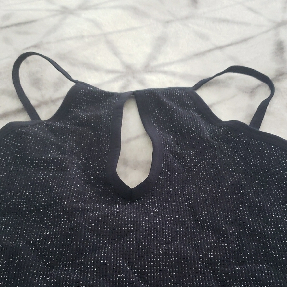 Black Raglan Cut Out Camisole - Picture 4 of 4